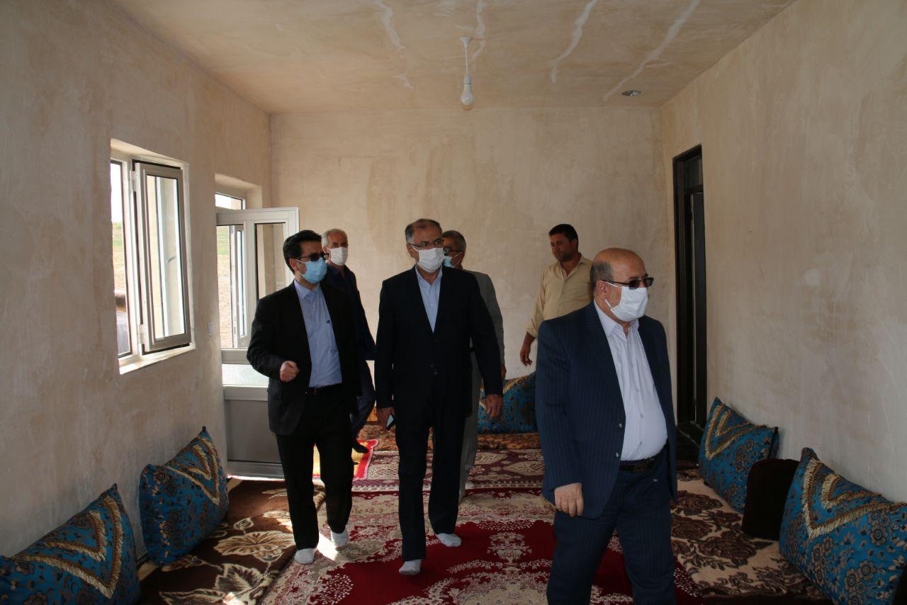 بازدید معاون سیاسی، امنیتی و اجتماعی استاندار آذربایجان غربی و فرماندار شهرستان خوی از روند بازسازی مناطق زلزله زده بخش قطور