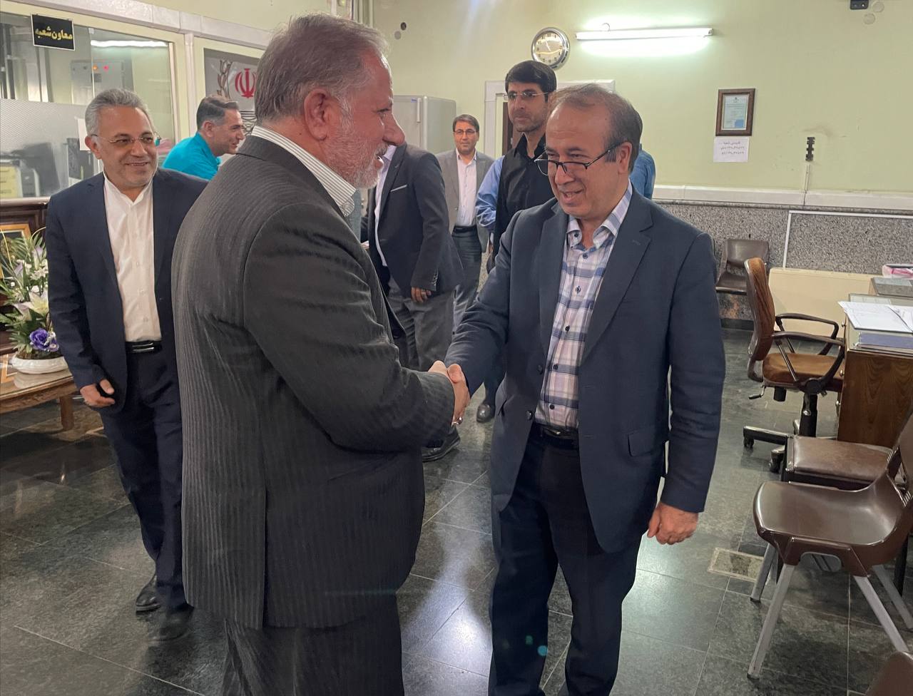 بازدید فرماندار از چند شعب بانک عامل در خوی