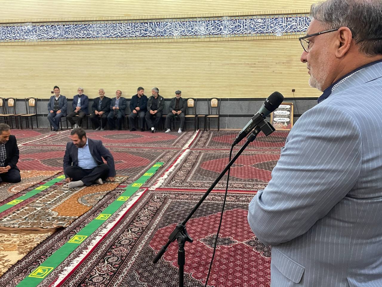 دیدار صمیمی فرماندار و امام جمعه خوی با جمعی از اهالی شهر فیرورق