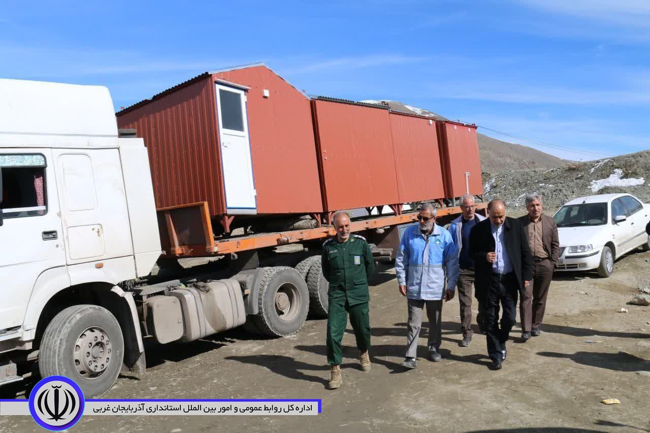 فرماندار شهرستان خوی از استقرار ست های پیش ساخته حمام و سرویس بهداشتی در مناطق زلزله زده بخش قطور خبر داد