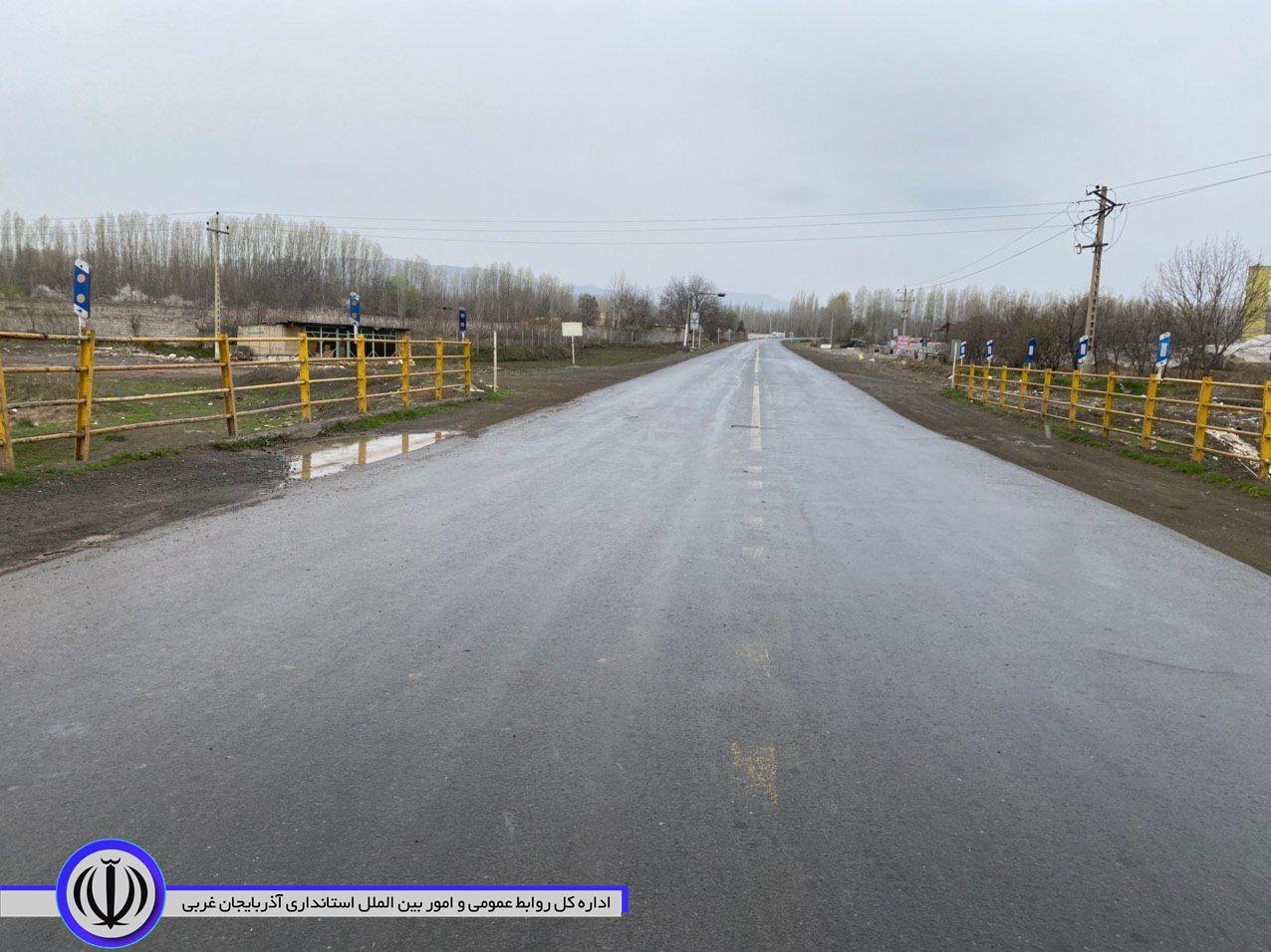بازدید فرماندار شهرستان خوی از طرح فاصله گذاری اجتماعی