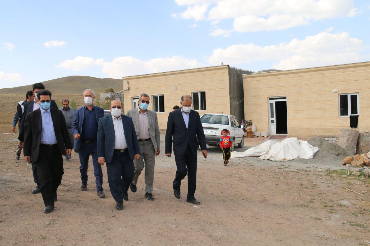 بازدید معاون سیاسی، امنیتی و اجتماعی استاندار آذربایجان غربی و فرماندار شهرستان خوی از روند بازسازی مناطق زلزله زده بخش قطور