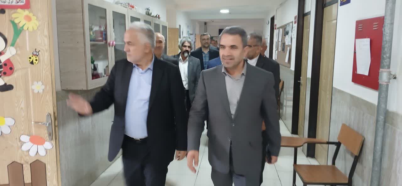 بازدید معاون وزیر آموزش و پرورش از آموزشگاه غیر دولتی شهید جعفری زاده