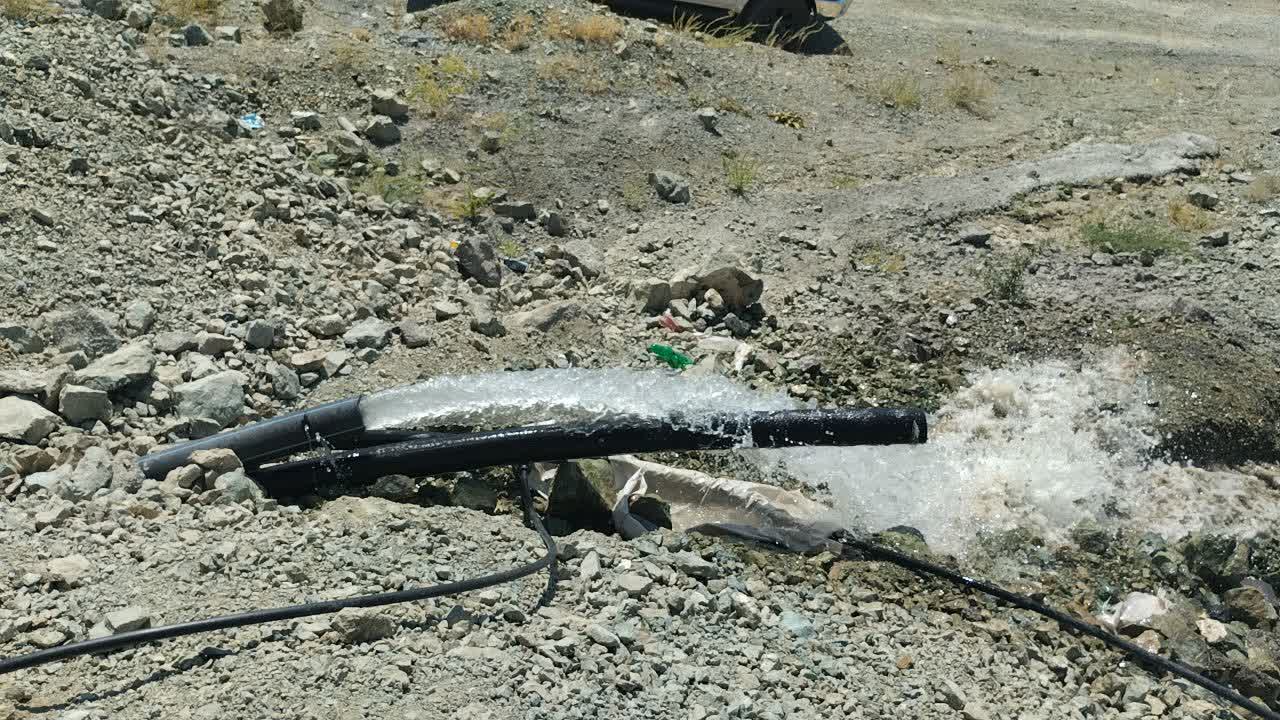 آغاز پروژه آبرسانی به روستای حبش علیا بخش قطور