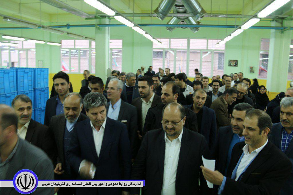 بازدید وزیر تعاون، کار و رفاه اجتماعی و استاندار آذربایجان غربی از کارخانه دخانیات