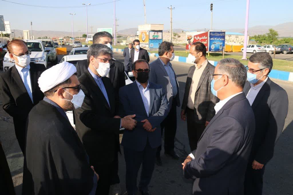 ادای احترام مدیرکل دادگستری استان آذربایجان غربی و فرماندار ویژه شهرستان خوی به مقام شامخ شهیدان