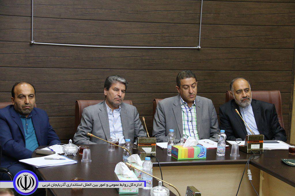 بررسی وضعیت رانش زمین در روستای کفچرین شهرستان خوی در حضور استاندار آذربایجان غربی