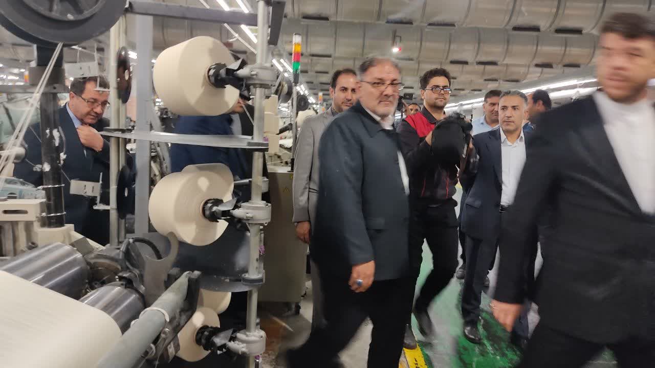 بازدید معاون وزیر کار از کارخانجات نساجی خوی