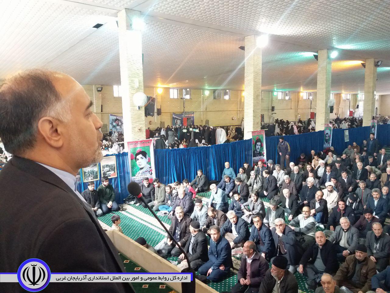 سخنرانی فرماندار شهرستان خوی به مناسبت اولین روز از دهه مبارکه فجر پیش از خطبه های نماز جمعه