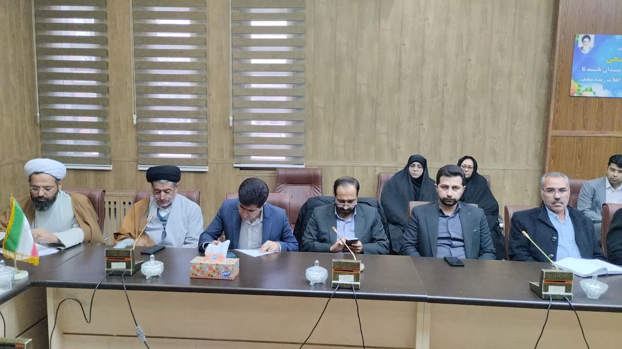 اقامه نماز در ادارات نماد تعهد عملی به ارزش‌های دینی است