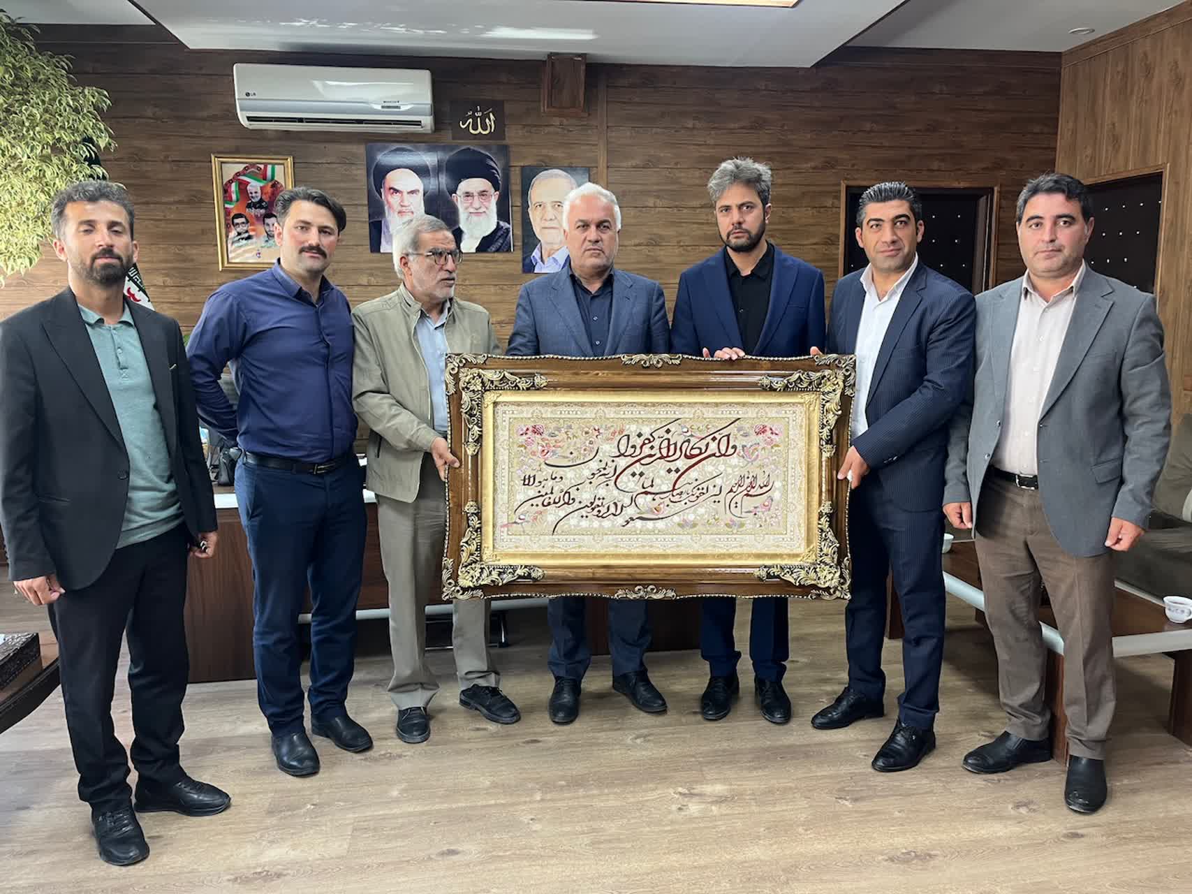 رئیس ، اعضا شورای اسلامی شهر و شهردار قطور با فرماندار خوی دیدار کردند.