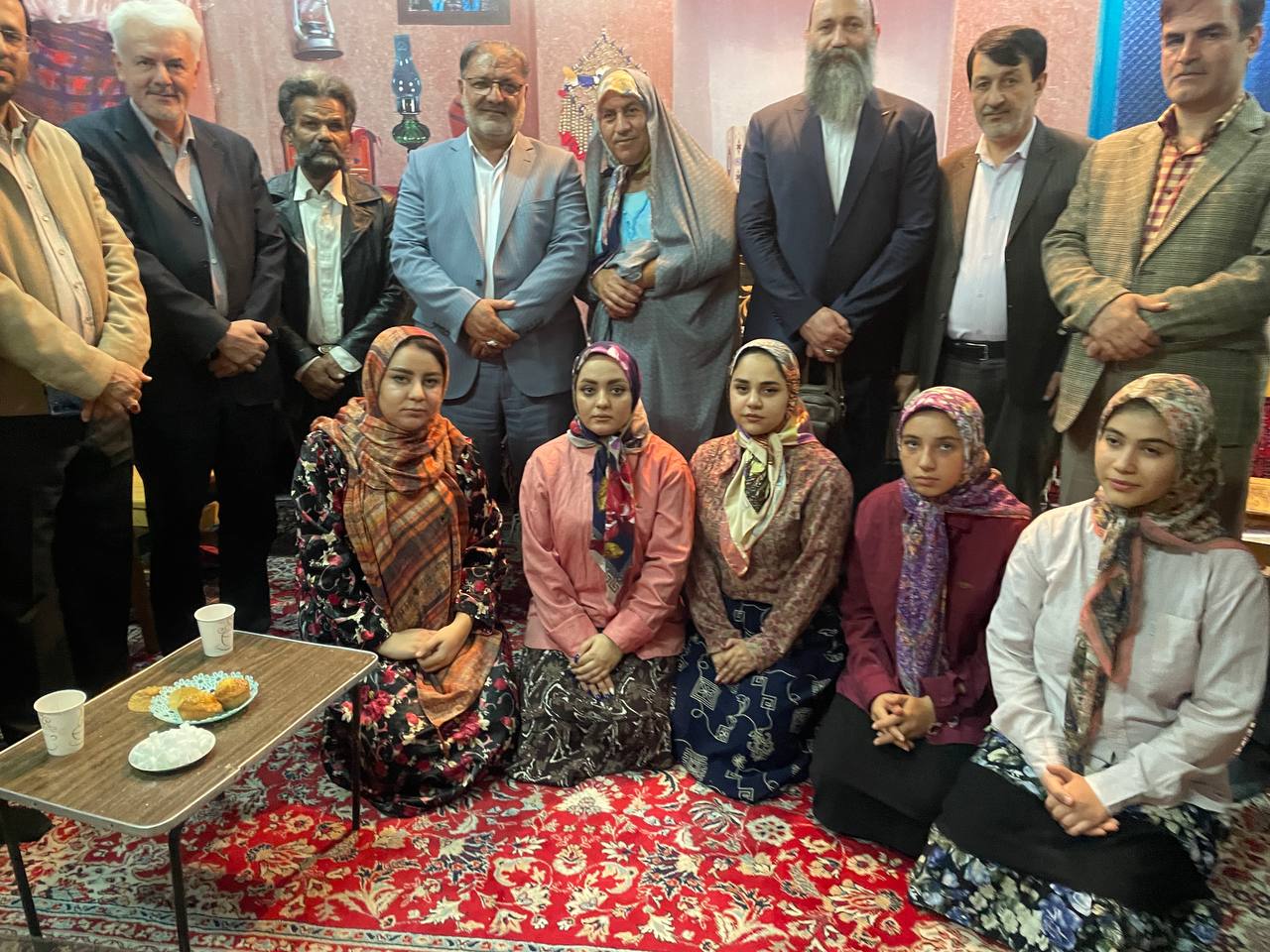 دیدار فرماندار با جمعی از هنرمندان خویی