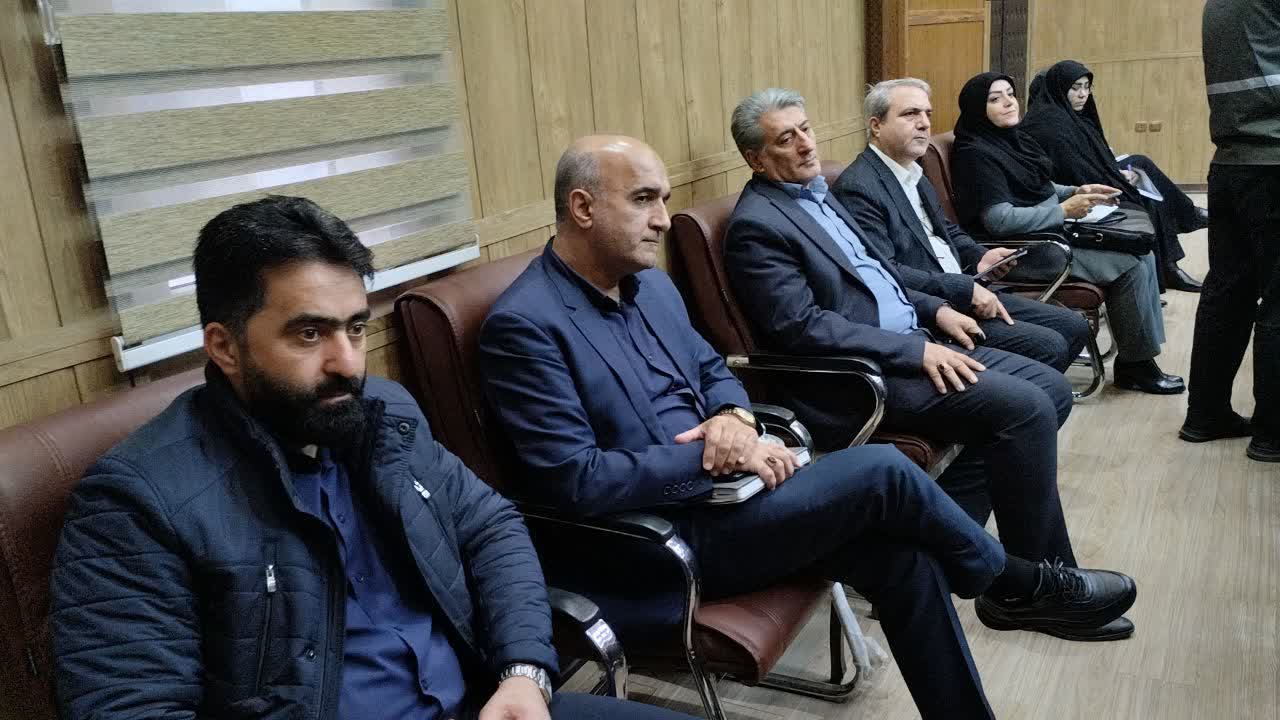 برگزاری جلسه ستاد مدیریت بحران شهرستان خوی با حضور فرماندار ویژه