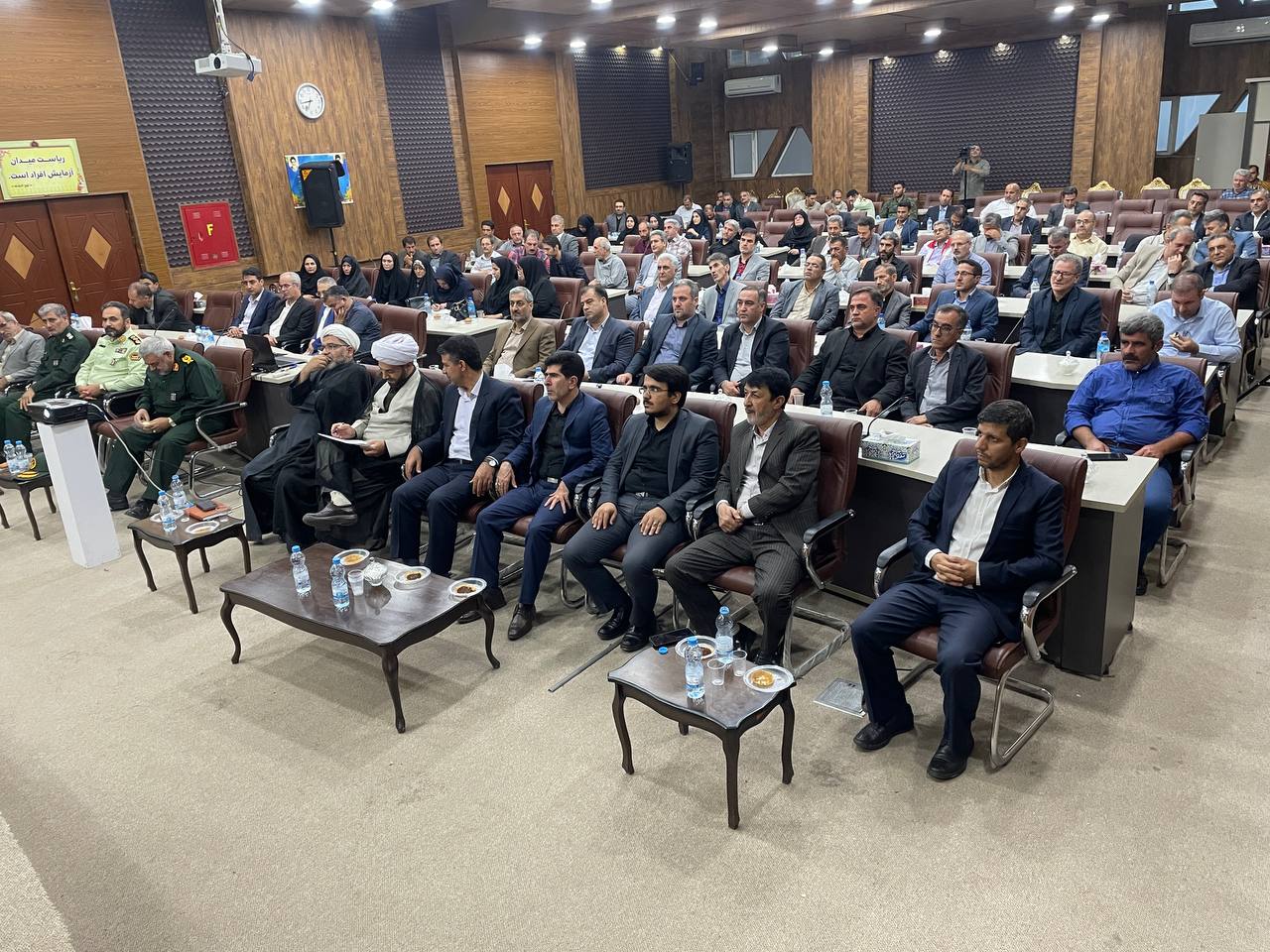 تجلیل از کارمندان نمونه شهرستان خوی