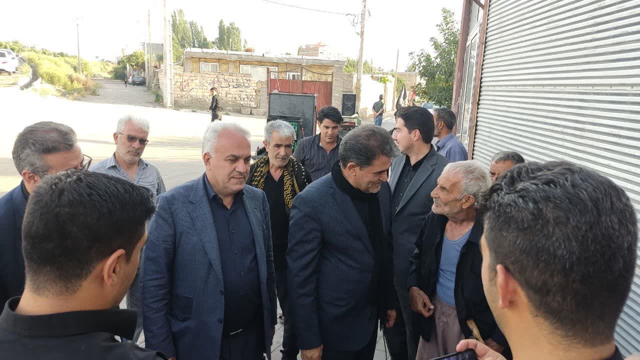 بررسی مسائل و مشکلات روستاهای با حضور سرپرست فرمانداری خوی و نماینده مردم