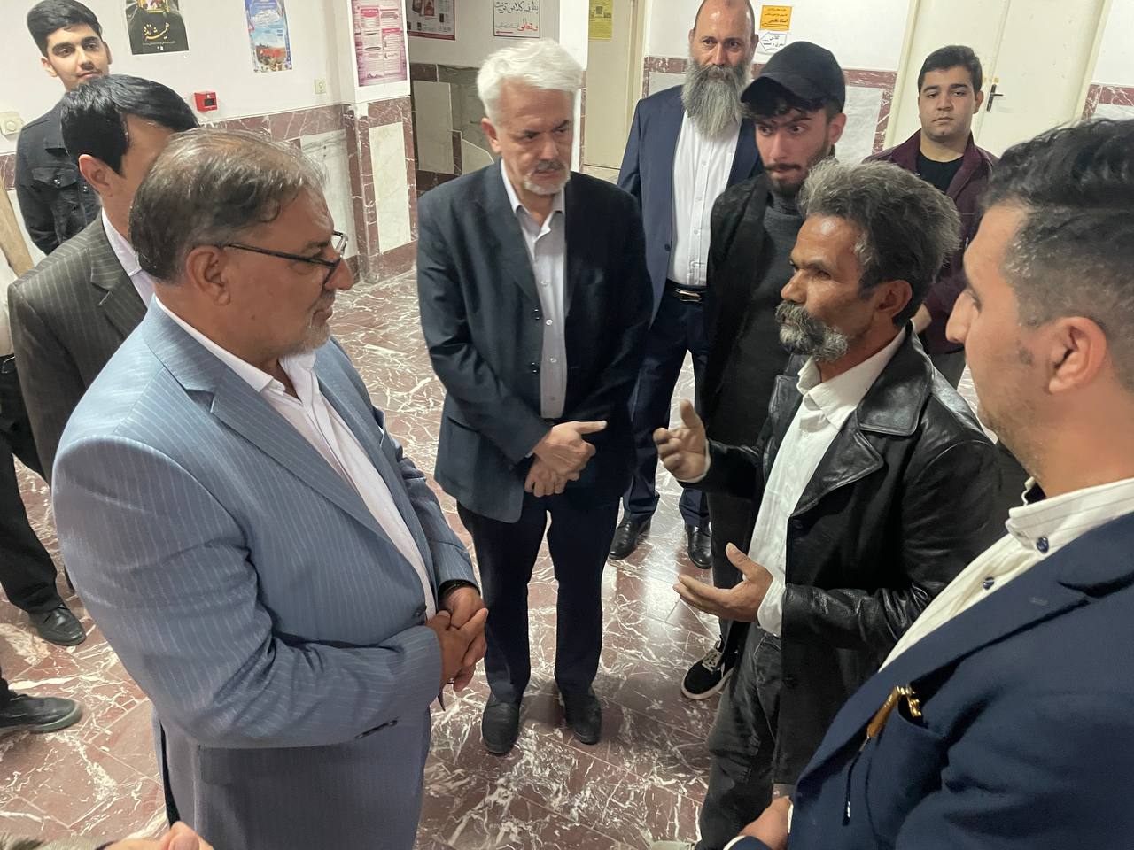 دیدار فرماندار با جمعی از هنرمندان خویی
