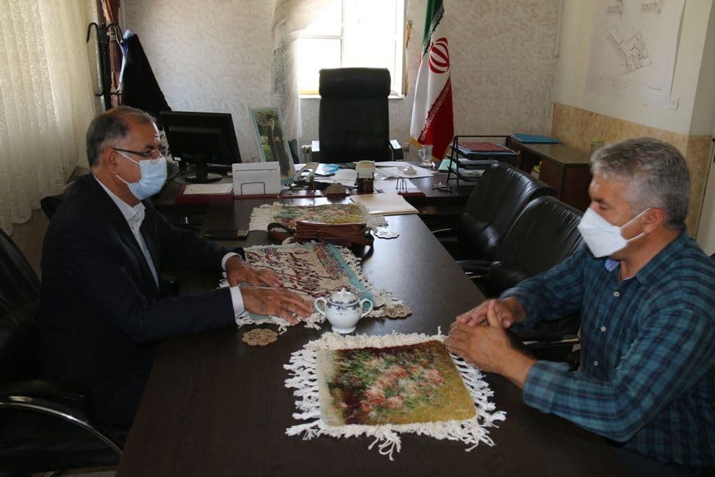 بازدید سرزده فرماندار ویژه شهرستان خوی از ادارات آموزش فنی و حرفه ای، هلال احمر و غله