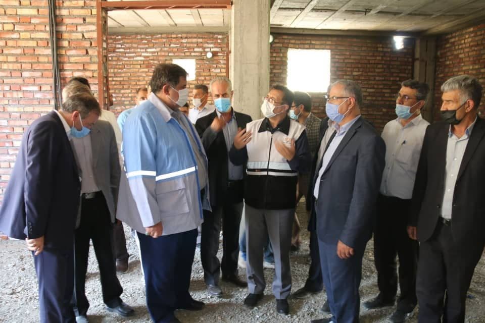 بازدید معاون وزیر و رئیس سازمان مدیریت بحران کشور از مناطق بازسازی شده در زلزله قطور شهرستان خوی