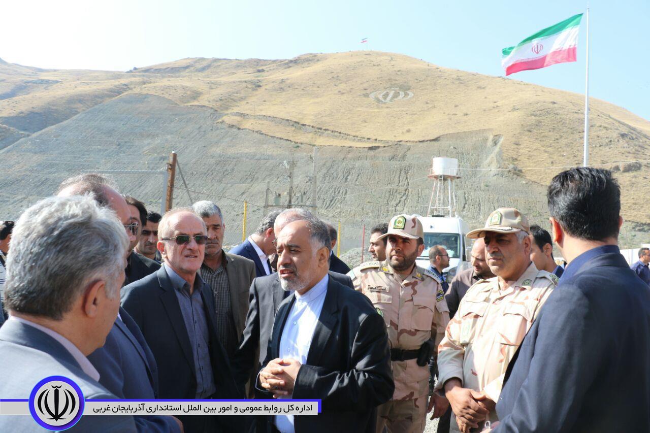 بازدید معاون وزیر راه و شهرسازی و رئیس سازمان راهداری و حمل و نقل جاده ای کشور و رئیس کل گمرک کشور از پایانه مرزی رازی