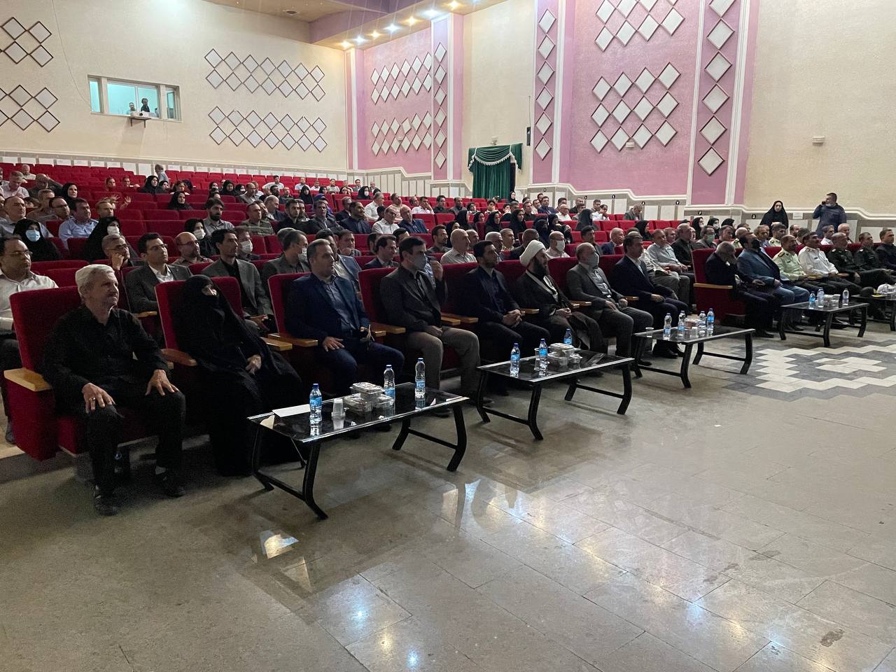 برگزاری مراسم گرامیداشت هفته دولت و تجلیل از کارمندان نمونه شهرستان خوی