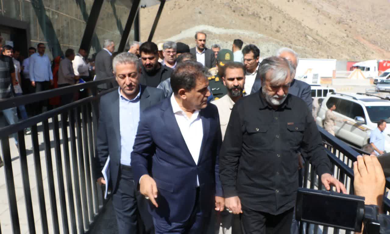 بازدید میدانی فرماندار خوی و نماینده مجلس از پایانه مرزی رازی و بخش قطور؛ تصمیمگیری برای تسریع پروژههای عمرانی