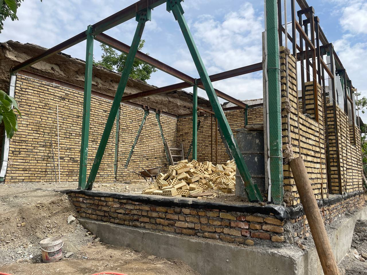 مدیریت انقلابی و بازسازی جهادی مناطق زلزله زده روستای قشلاق