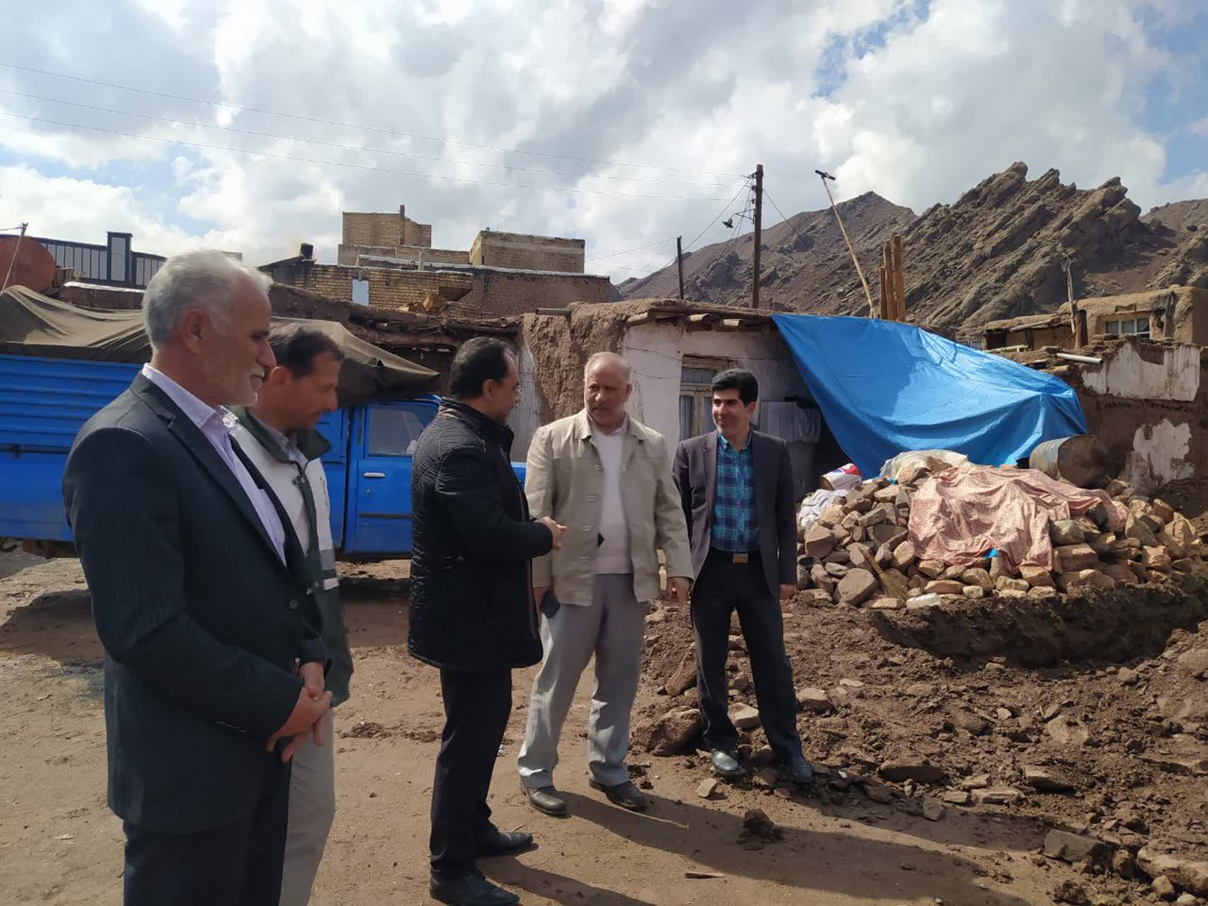 بازدید میدانی فرماندار خوی از روستای ولدیان و چشمه