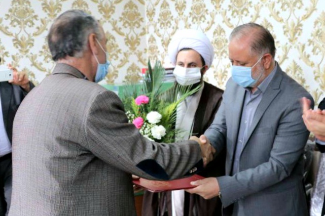 حضور فرماندار ویژه شهرستان خوی در مدارس به مناسبت روز معلم