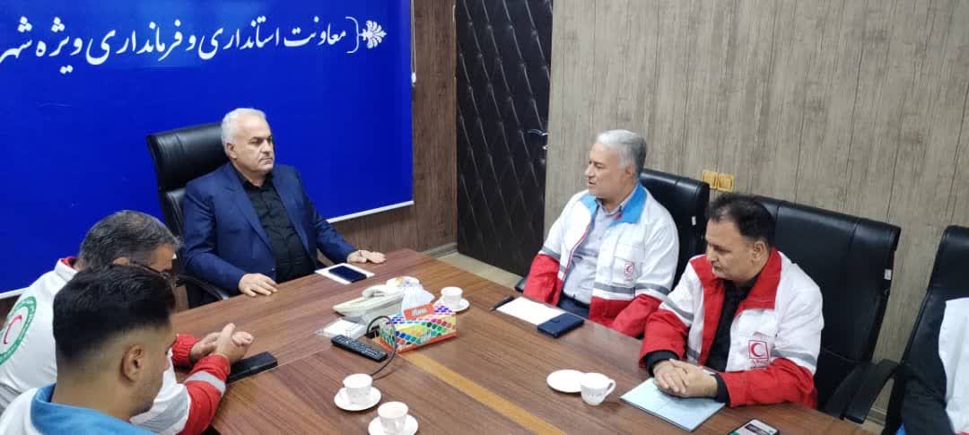 تجلیل از خدمات ارزشمند رئیس و اعضای هلالاحمر خوی