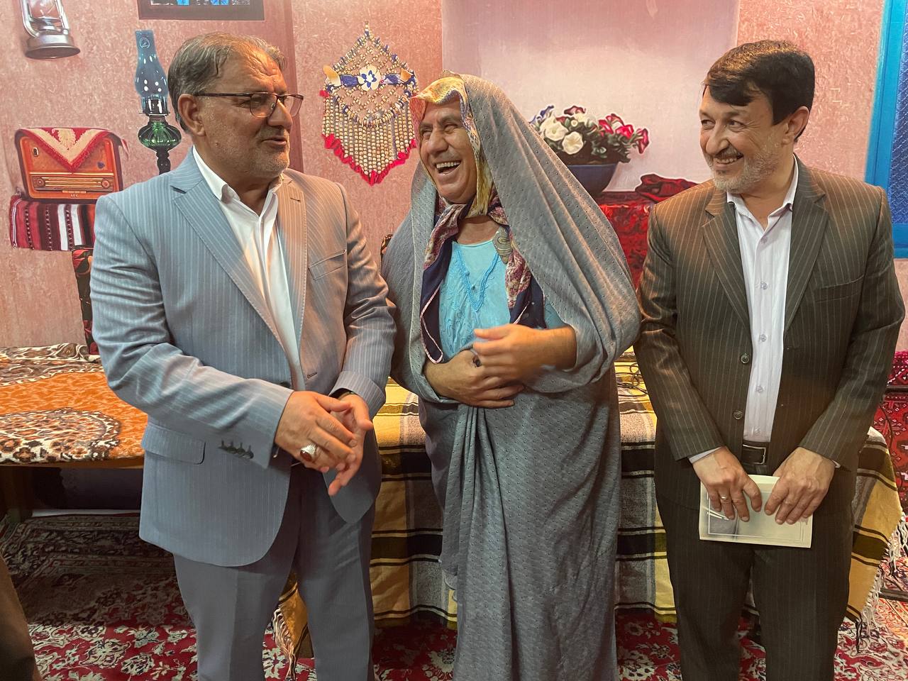 دیدار فرماندار با جمعی از هنرمندان خویی